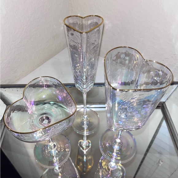 6-PIECE NEW HEART SHAPED IRIDESCENT
MARTINI/WINE/CHAMPAGNE/GLASSES BUNDLE - Picture 9 of 15